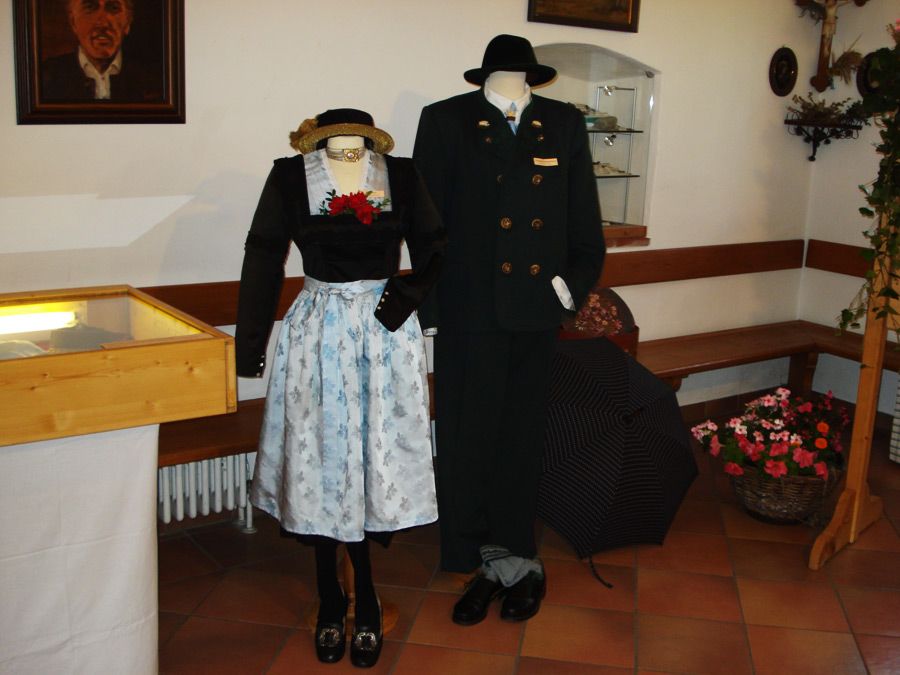Trachtenausstellung - Gebirgstracht