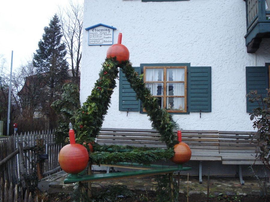 Das Paradeiserl ist der Vorgänger des AdventskranzesDas Paradeiserl ist der Vorgänger des Adventskranzes